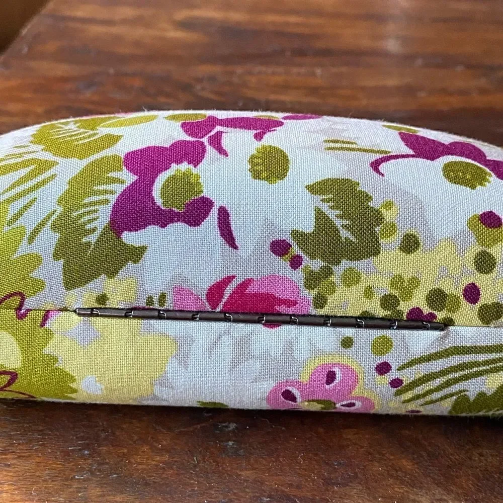 Vera Bradley Floral Hardcase Sunglasses/Glasses Holder. Excellent Condition!